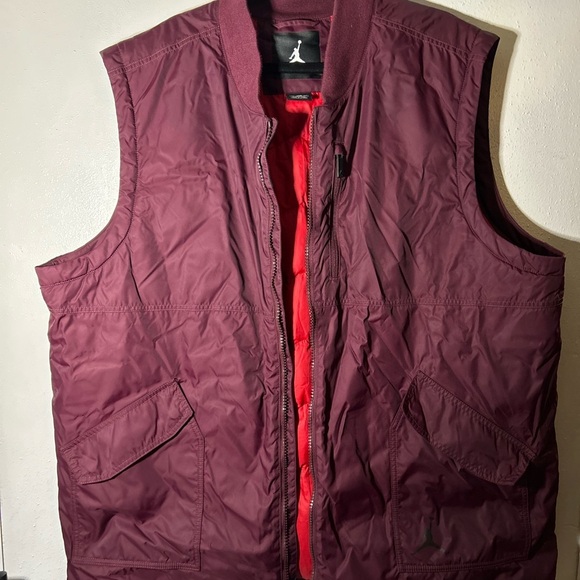 Nike Air Jordan Men's Lifestyle Down Vest Maroon Size 3XL - Picture 1 of 5